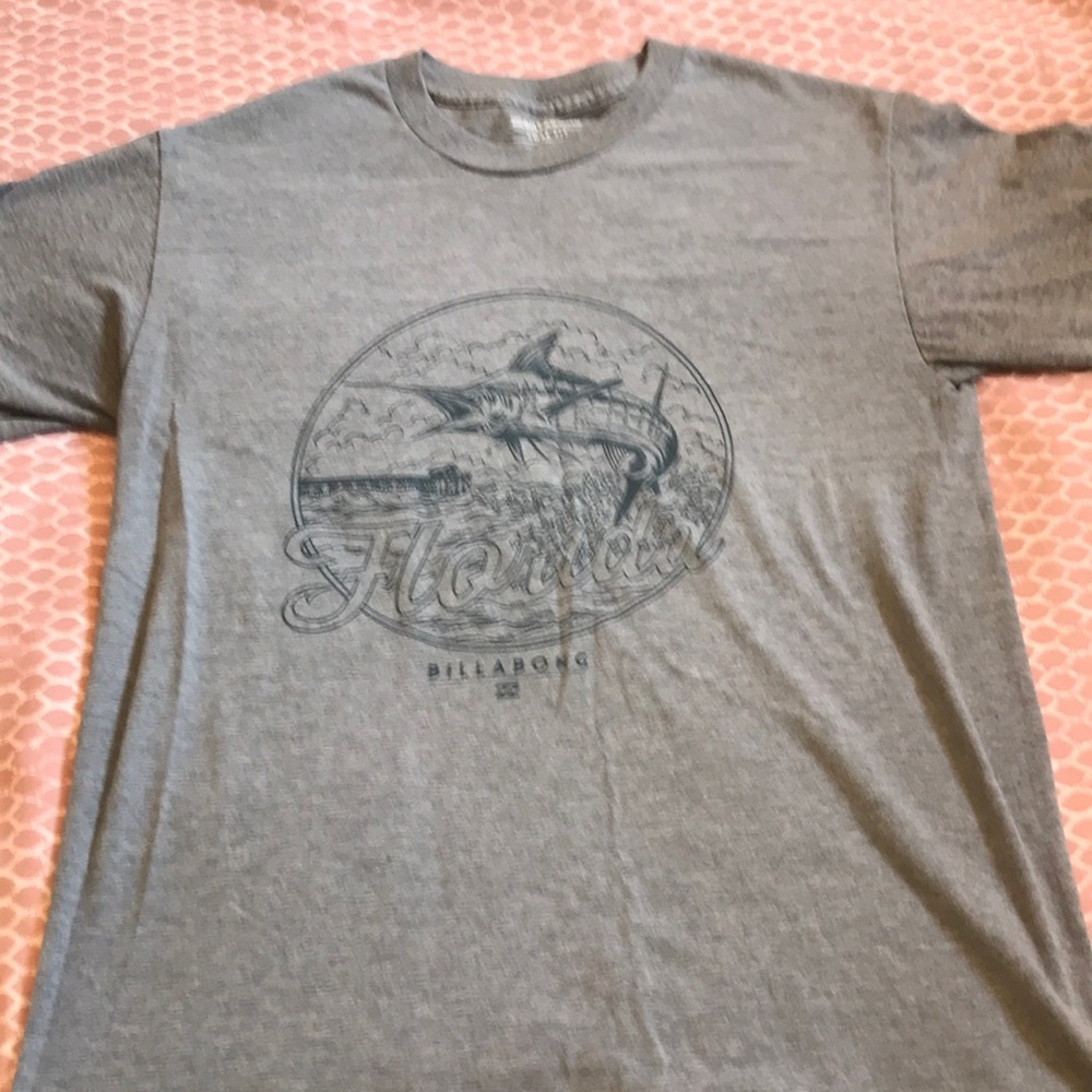 Billabong Gray T-shirt with Florida logo and fish on front in great condition